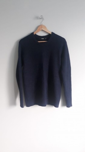 sweter front.jpg