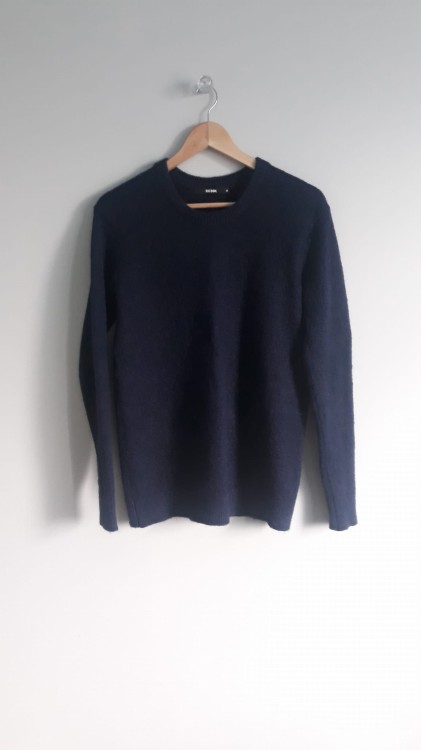 sweter front.jpg